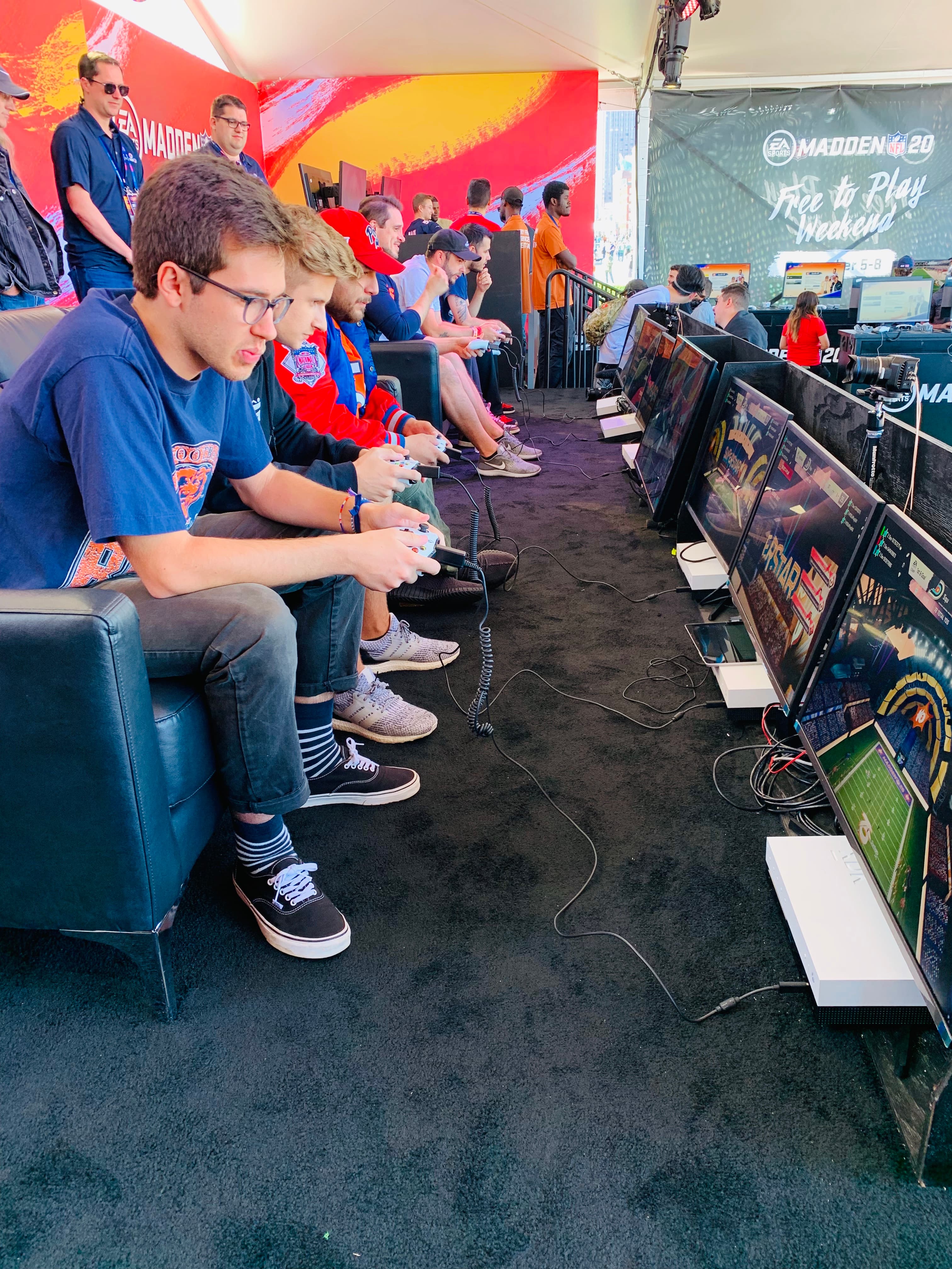 EA Madden Kickoff 01